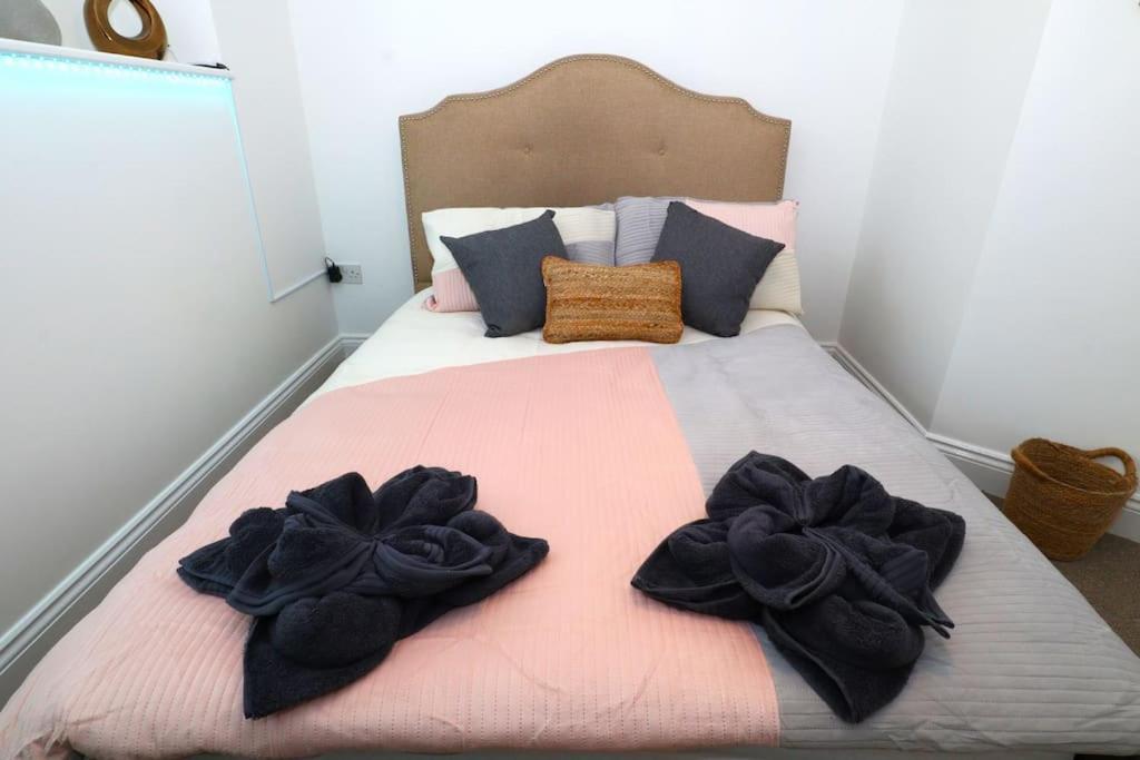 New Sunset Square Eastbourne 2 Bed Apartment, Long Stay Welcome Exterior photo