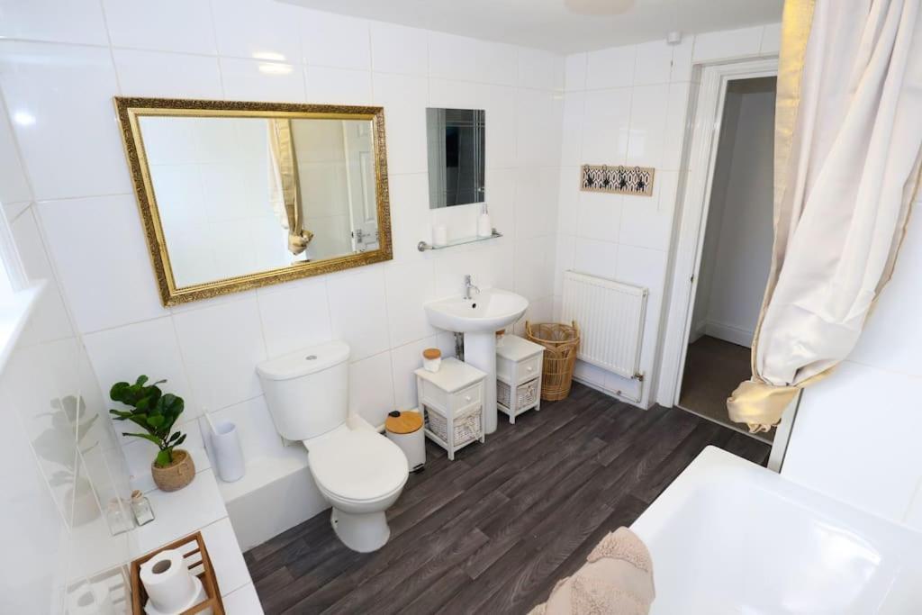 New Sunset Square Eastbourne 2 Bed Apartment, Long Stay Welcome Exterior photo