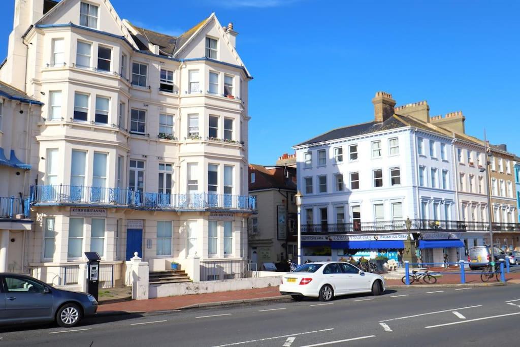 New Sunset Square Eastbourne 2 Bed Apartment, Long Stay Welcome Exterior photo